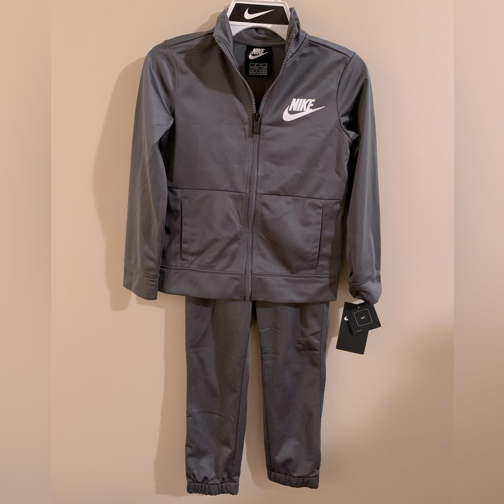 Nike Boys 2 Piece Tracksuit Set with Zip up Jacket & Pants